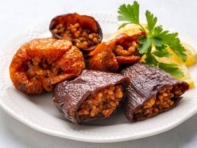 Zeytinyağlı ve Nar Ekşili Kuru Dolma tarifi